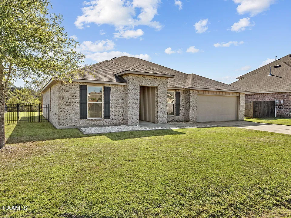 194 Antigua Cir