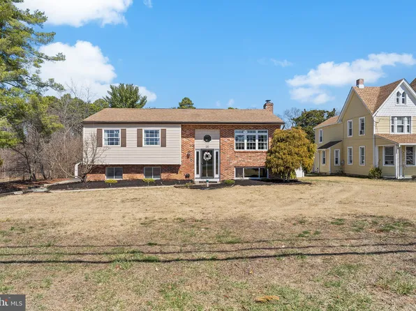 241 Chapel Heights Rd, Sewell, NJ 08080
