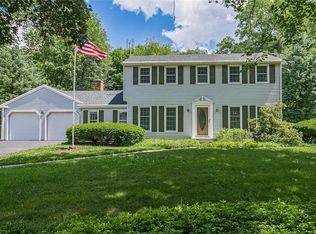 20 Blandford Ln, Fairport, NY 14450