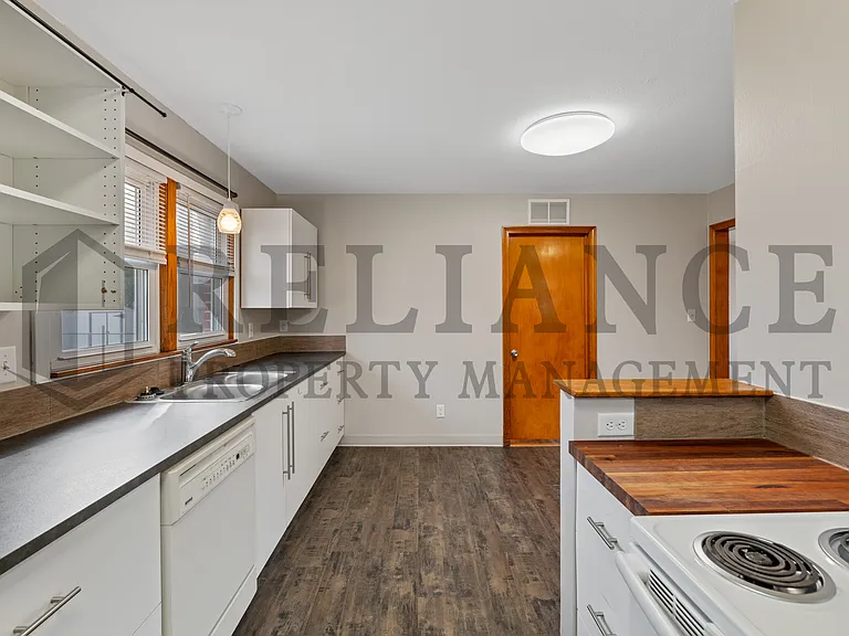 1720 S Windsor Rd — Photo 17