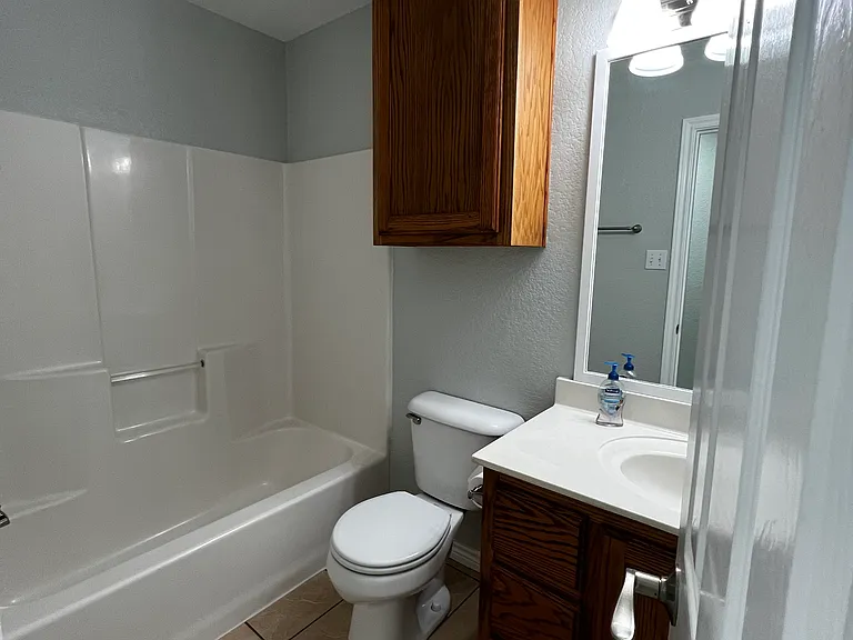 511 W Live Oak St #B — Photo 13