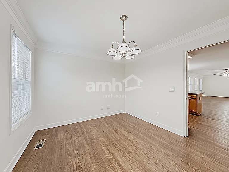 1305 Bantry Dr — Photo 7