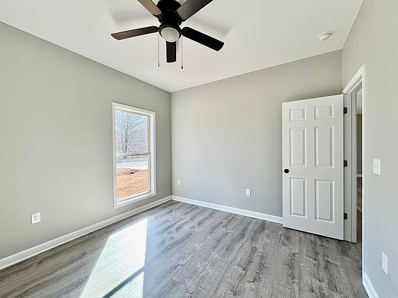 4th image of 84 White Oak Way