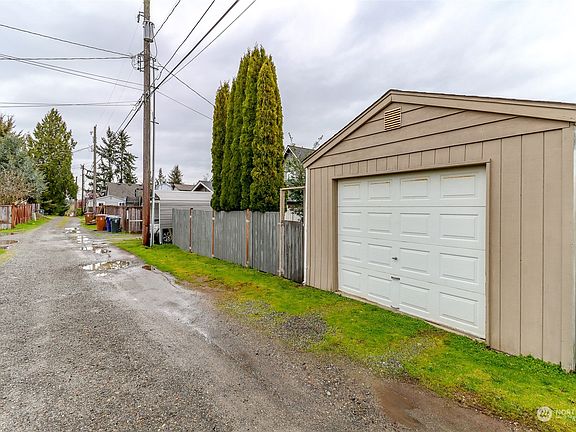 4th image of 4908 N Whitman Street