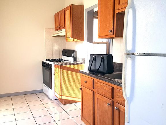 5th image of 2138 N Kildare Ave APT 3