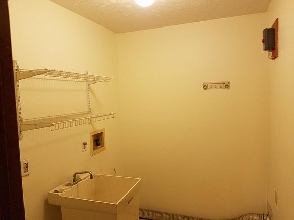 Utility Room - off kitchen