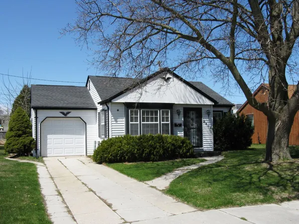 2232 Plymouth LANE, Sheboygan, WI 53081