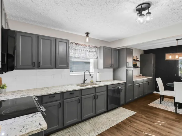 2157 Hierarch Ct, Grove City, OH 43123