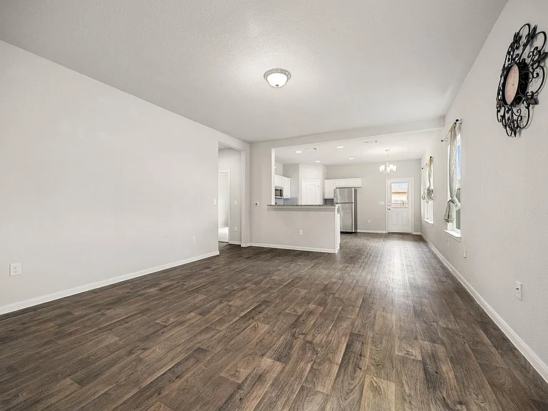 13925 Heywood Dr — Photo 11