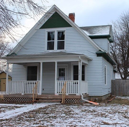 1st image of 117 E 6th St