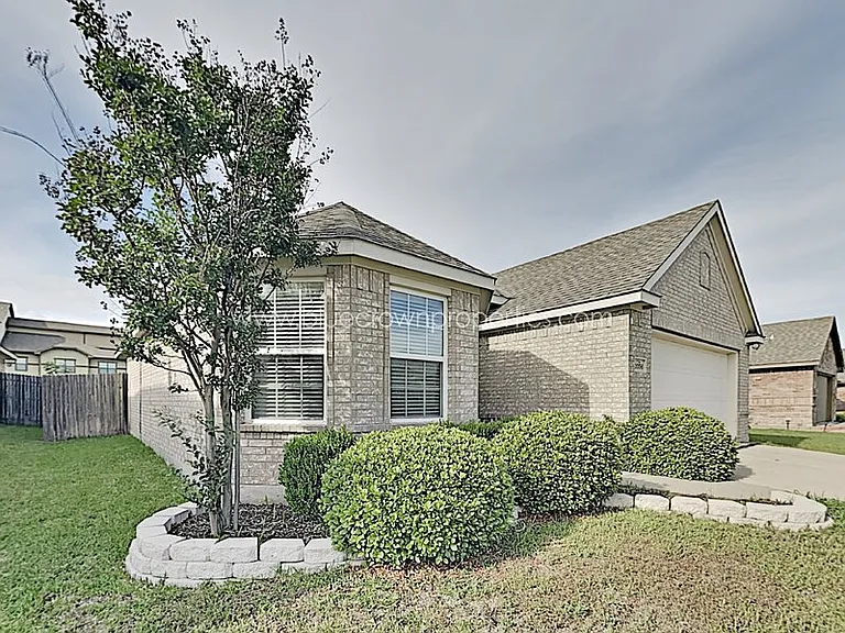 2056 Graham Ranch Rd — Photo 2