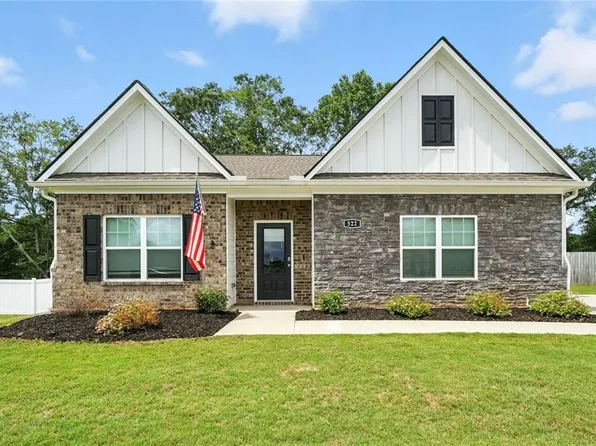 522 Meadows Farm Dr, Monroe, GA 30655