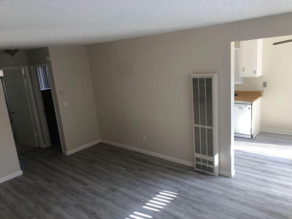 2nd image of 696 Alberta Ave APT 4