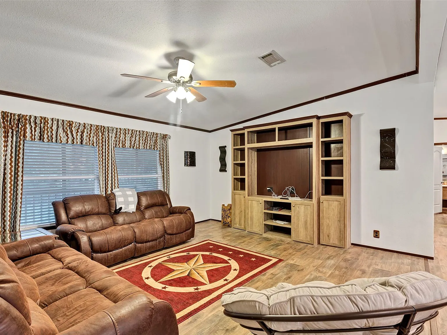 3 bed, 2.0 bath, 1680 sqft, $1,850 — Photo 4