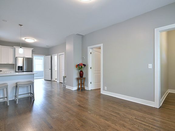 5th image of 2828 N Campbell Ave