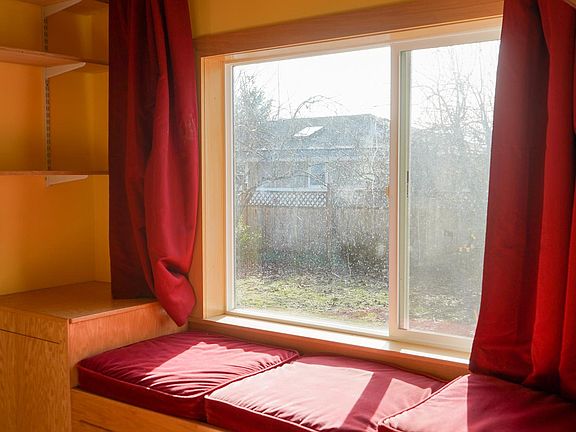 Sitee area by the window