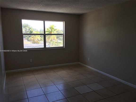 3rd image of 13725 NE 6th Ave APT 306