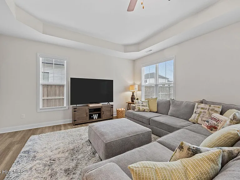 3982 Eclipse Ave NE — Photo 14