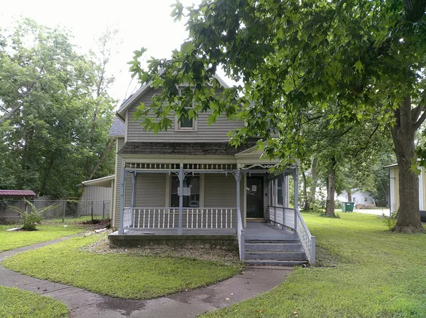 105 E 3rd St, Hammond, IL 61929