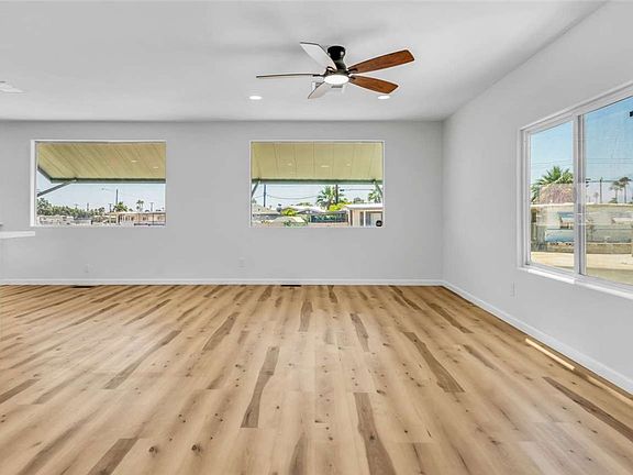 5th image of 73250 Colonial Dr