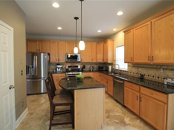 5th image of 10129 Brushwood Dr