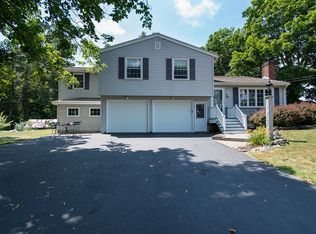 8 Holly Ln, Greenland, NH 03840