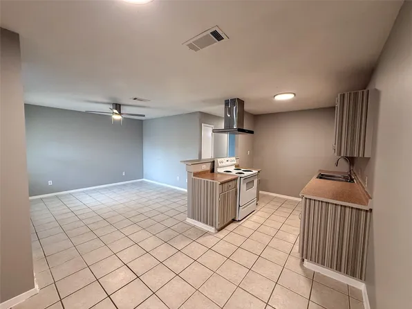 1904 San Rafael St, Fort Worth, TX 76134