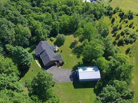 4th image of 3912 Hollin Ln