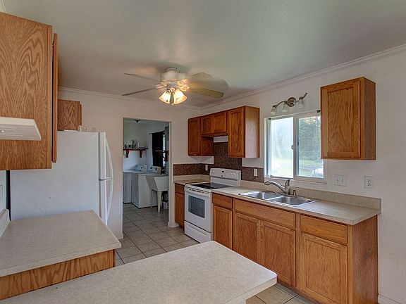 5th image of 16-2095 Vista Dr