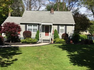 16 Townley Dr, Burnt Hills, NY 12027