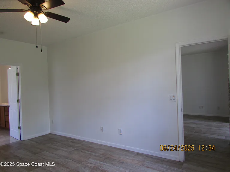 4192 Collinwood Dr — Photo 5