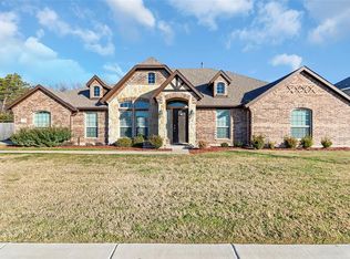 1253 Carriage Creek Dr, Desoto, TX 75115