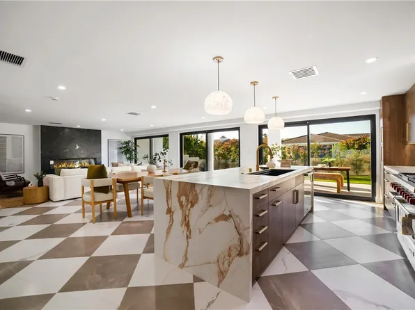 5 Curl Dr, Corona Del Mar, CA 92625