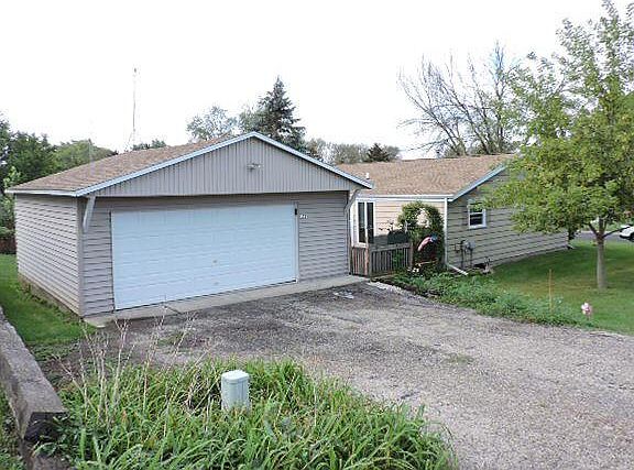 3rd image of 1525 Greencrest Dr