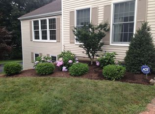 85 Old Coach Ln, Stratford, CT 06614