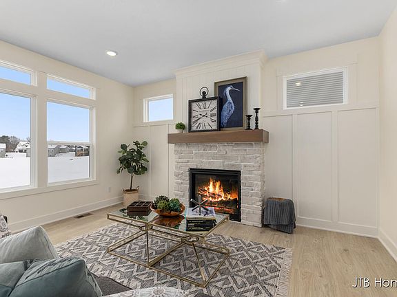 5th image of 15721 Norwalk Rd