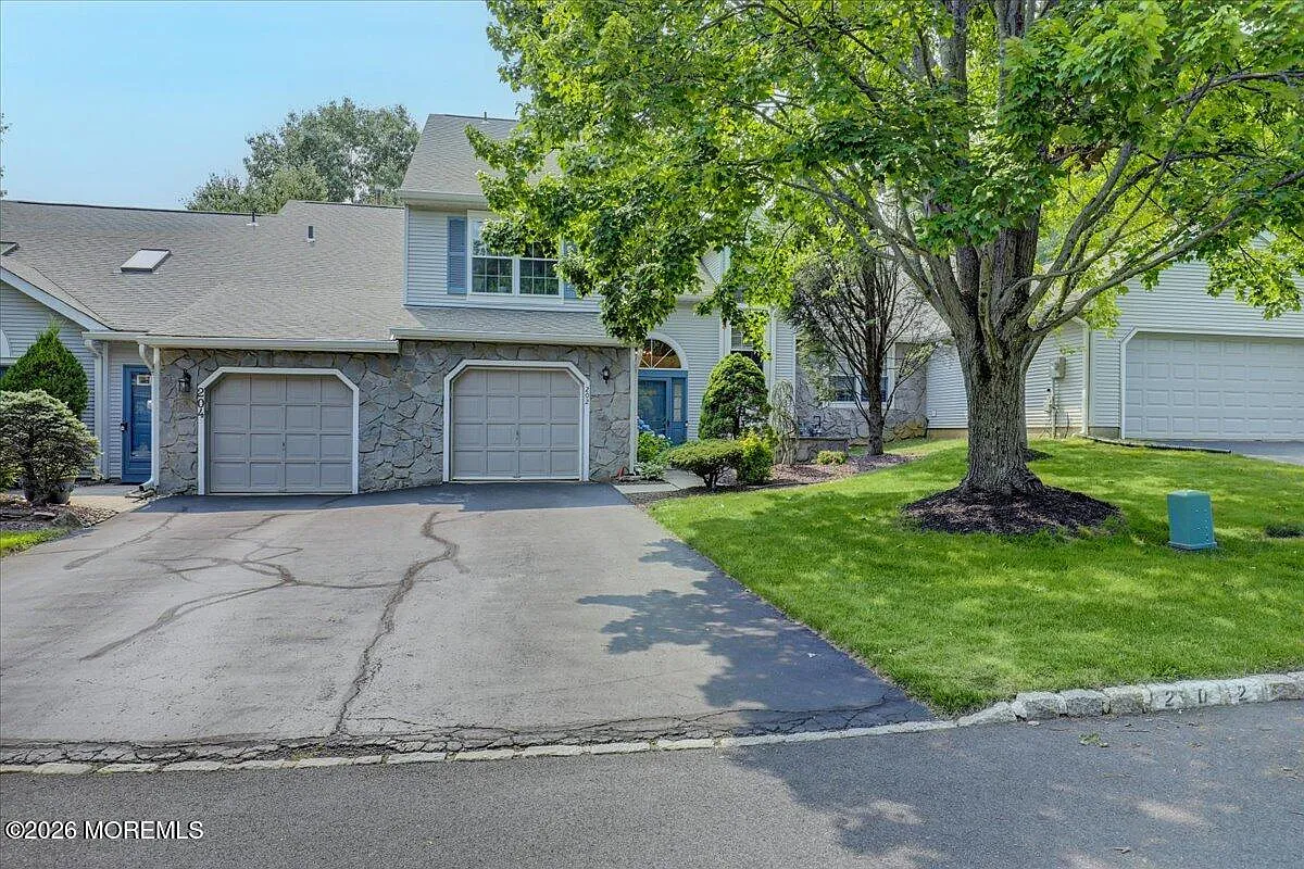 3 bed, 2.5 bath, 1676 sqft, $3,900 — Photo 3