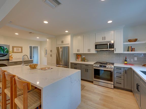 5th image of 3915 Coldwater Canyon Ave