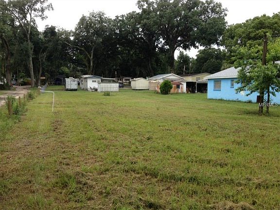 4th image of 39256 Lizabeth Cir