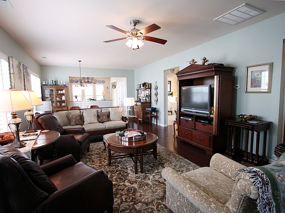 3rd image of 1465 River Bend Blvd