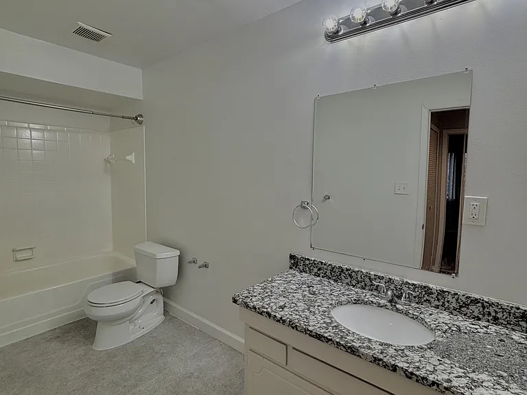 1771 E Woodward Heights Blvd — Photo 8