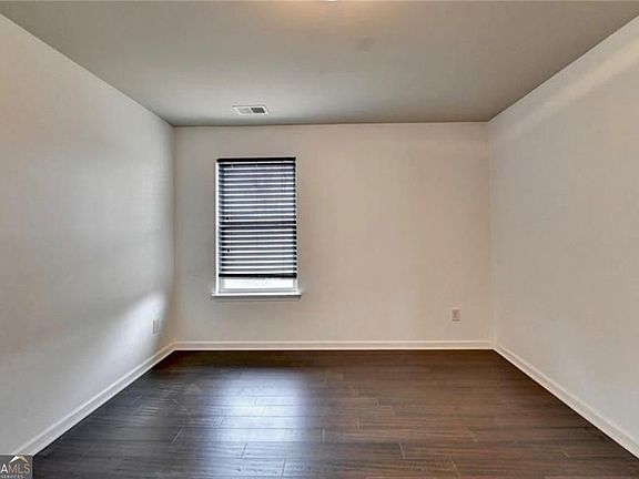 5th image of 1376 Castleberry Dr