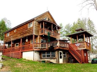 102 Paradise Rd E, Greentown, PA 18426