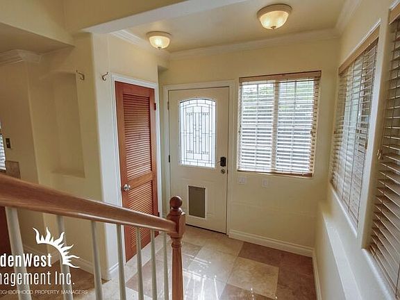 4th image of 847 Stevens Ave #B
