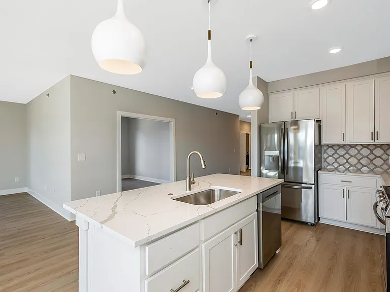32 W College Ave #202 — Photo 8