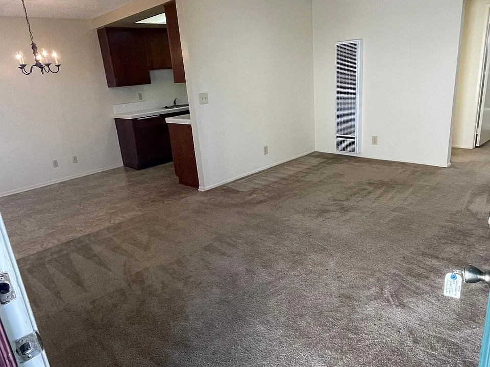25206 Frampton Ave #7