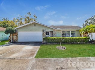 11798 David Ct, Seminole, FL 33778