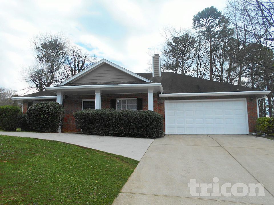 1st image of 2805 Trotters Pointe Dr