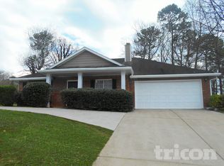 2805 Trotters Pointe Dr, Snellville, GA 30039