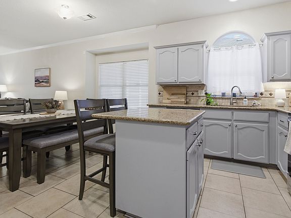 4th image of 5913 Ozark Dr